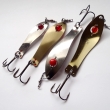 PERLA, zleva velikost 65 mm (6,96 g), velikost 75 mm (11,24 g) a velikost 85 mm (12,57 g, 13,01 g). T�pytka rybkovit�ho tvaru, s �erven�m sklen�n�m nebo um�lohmotn�m o�kem. Montovan� s 1 trojh��kem. Ni, Ms nebo Ni/Ms. Nesignov�no. V�robce ZNAK HK.
